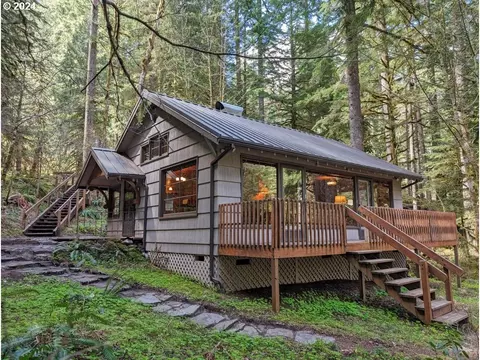 28580 E Still Creek Rd, Rhododendron, OR 97049
