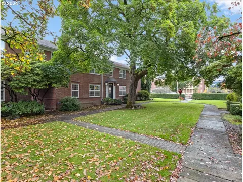 314 E 12th St #A, Vancouver, WA 98660