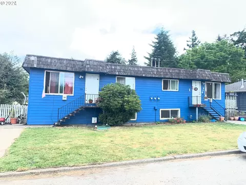 944 State St, North Bend, OR 97459 photo 1