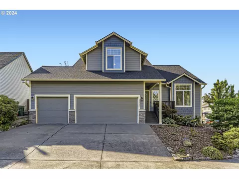 15035 SE Pinegrove Loop, Clackamas, OR 97015