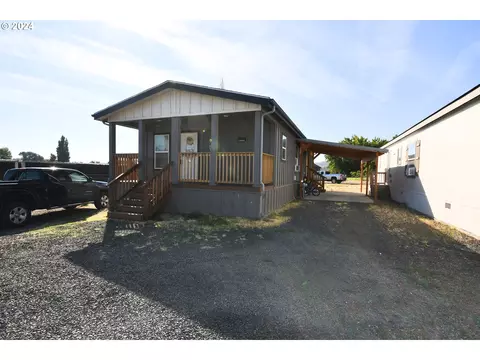 3319 W 10th St #17, The Dalles, OR 97058