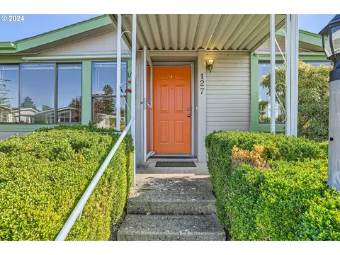 17401 SE 39th St #127, Vancouver, WA 98683