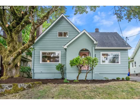 2900 NE Knott St, Portland, OR 97212
