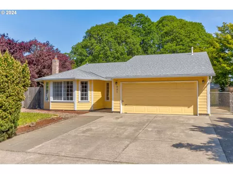 921 NE Lovell St, Hillsboro, OR 97124