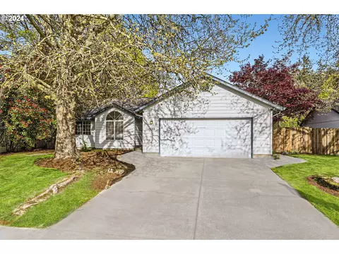 1520 SW Goucher St, Mcminnville, OR 97128