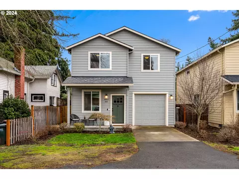 8567 SE Gray St, Happy Valley, OR 97086