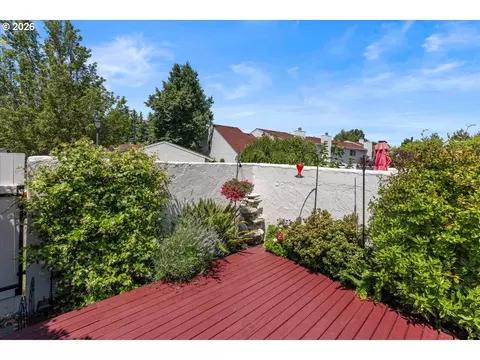 Exterior - 3316 NE 29th St, Gresham, OR 97030 photo 7 of 14