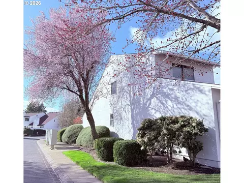 Exterior - 3316 NE 29th St, Gresham, OR 97030 photo 10 of 14