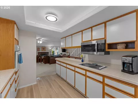 Kitchen - 3316 NE 29th St, Gresham, OR 97030 photo 3 of 5