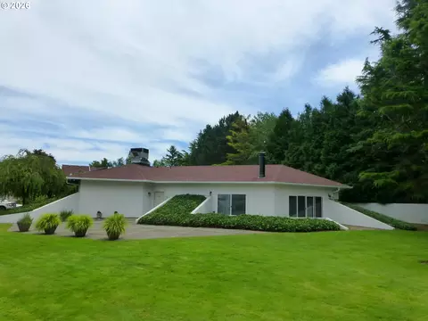 Exterior - 3316 NE 29th St, Gresham, OR 97030 photo 11 of 14