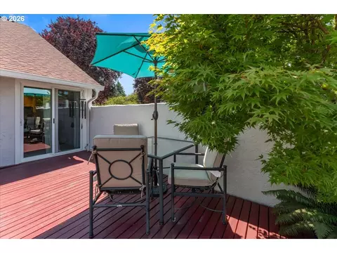 Exterior - 3316 NE 29th St, Gresham, OR 97030 photo 5 of 14