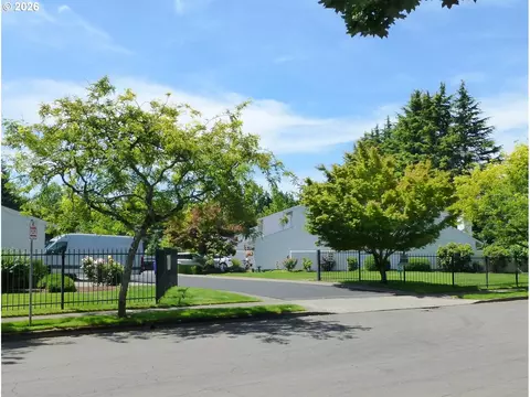 Exterior - 3316 NE 29th St, Gresham, OR 97030 photo 14 of 14