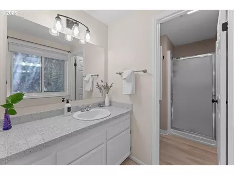 Bath - 3316 NE 29th St, Gresham, OR 97030 photo 2 of 5