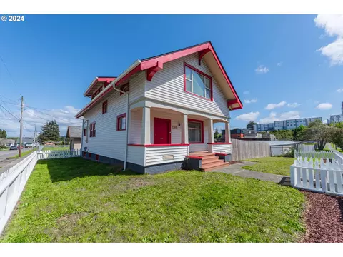 604 S 9th St, Coos Bay, OR 97420