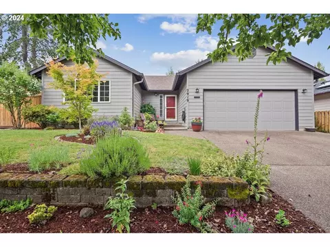 2919 N Center St, Newberg, OR 97132