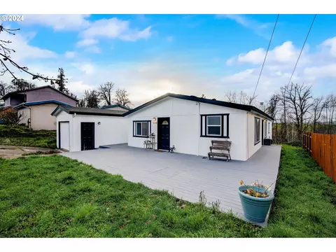 110 Enos St, Amity, OR 97101