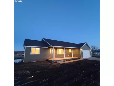 901 N 15th Ave, Elgin, OR 97827