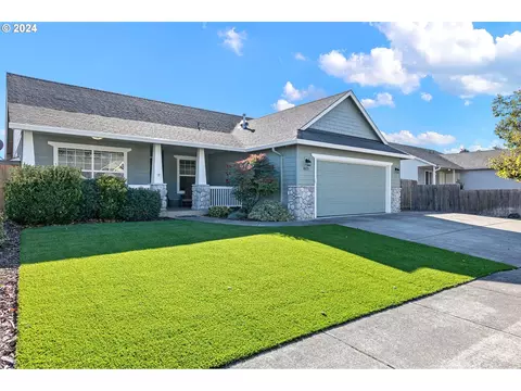4021 Cherokee Dr, Springfield, OR 97478
