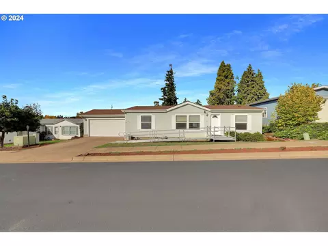 560 Patrick Loop, Cottage Grove, OR 97424