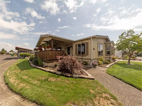 1209 Mountain View Dr, Forest Grove, OR 97116