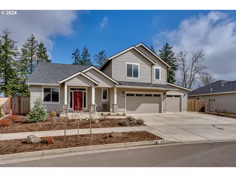 1876 John Day Dr, Eugene, OR 97408