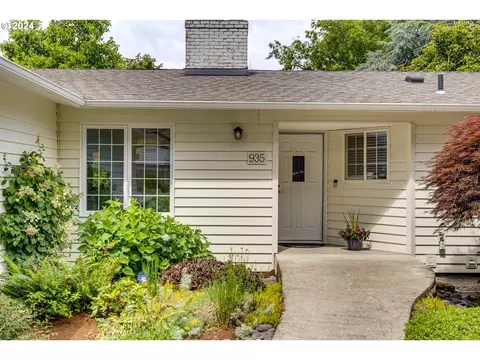 935 SW Huntington Ave, Portland, OR 97225