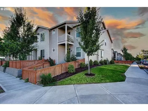 15330 NE 70th St, Vancouver, WA 98682