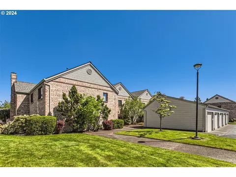 16354 SW 130th Ter #78, Tigard, OR 97224