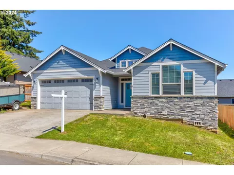 1095 E 1st Ave, Estacada, OR 97023