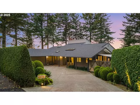 4175 SW Greenleaf Dr, Portland, OR 97221