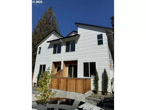 5037 SE Mill St, Portland, OR 97215