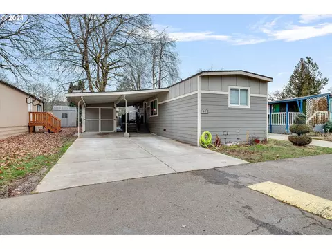 15758 SE Highway 224 #97, Damascus, OR 97089