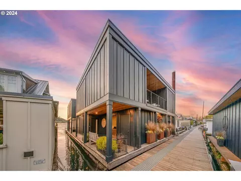 6901 SE Oaks Park Way #6, Portland, OR 97202