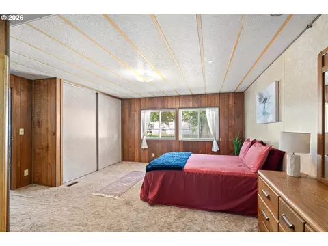 Bedroom - 8 Sage Ct, Hermiston, OR 97838 photo 3 of 3