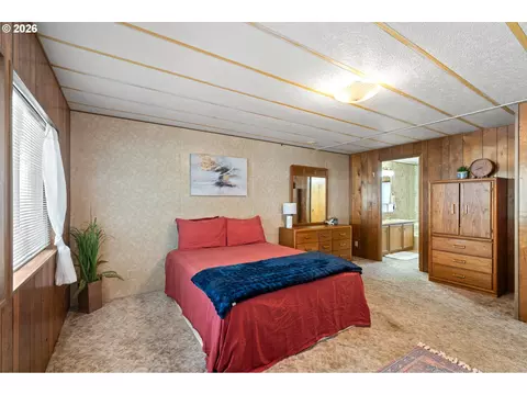 Bedroom - 8 Sage Ct, Hermiston, OR 97838 photo 2 of 3
