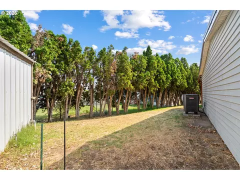 Exterior - 8 Sage Ct, Hermiston, OR 97838 photo 8 of 9