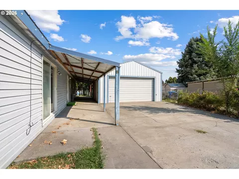 Exterior - 8 Sage Ct, Hermiston, OR 97838 photo 4 of 9