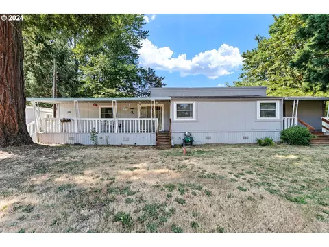 1715 9th Ave, Sweet Home, OR 97386