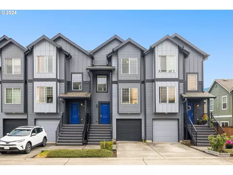 5923 NE 34th St, Vancouver, WA 98661