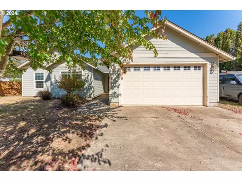 410 Waddell Ave, Amity, OR 97101