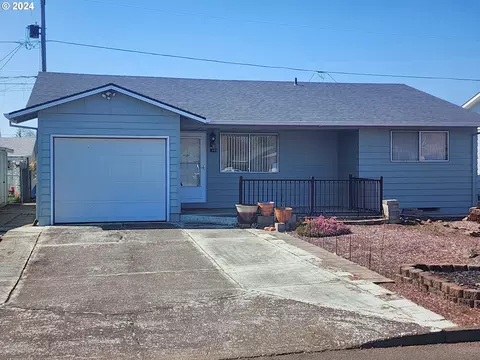1445 Umpqua Rd, Woodburn, OR 97071