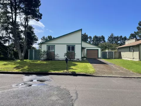 1684 29th St, Florence, OR 97439