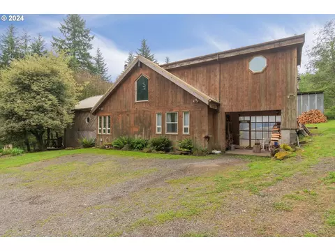 70601 Lentz Rd, Rainier, OR 97048