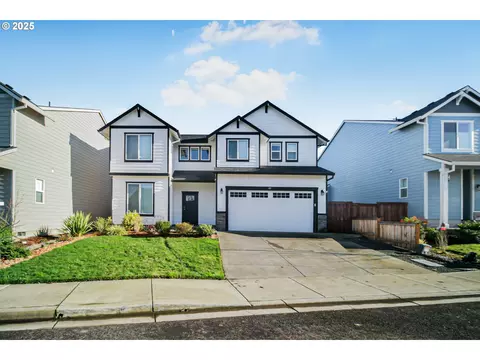 148 S 7th St, Carlton, OR 97111