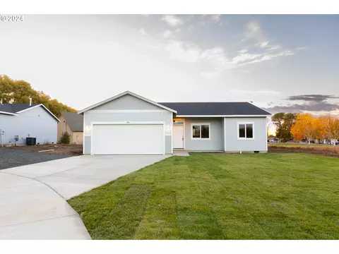 896 SE 9th Dr, Hermiston, OR 97838
