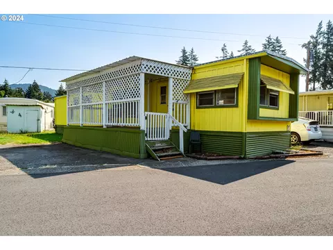 3900 Coburg Rd # 16, Eugene, OR 97408