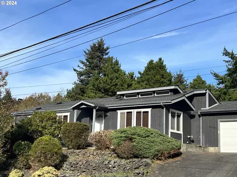 94425 Quarry Rd, Gold Beach, OR 97444