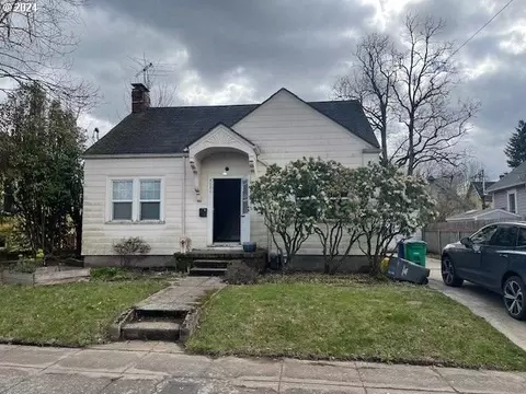 4606 SE Taylor St, Portland, OR 97215
