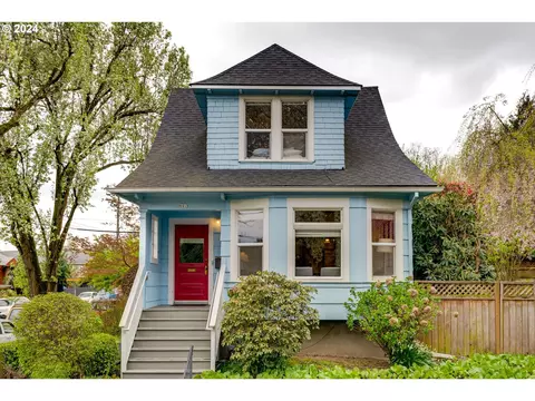 601 NE Lawrence Ave, Portland, OR 97232