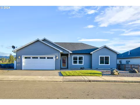 892 Sand Pines Ave, Sutherlin, OR 97479